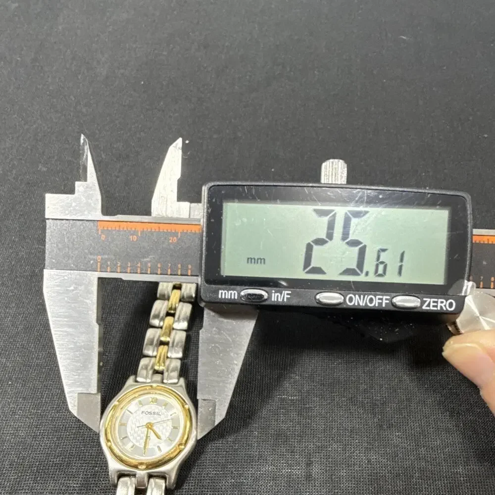 Fossil up auction
